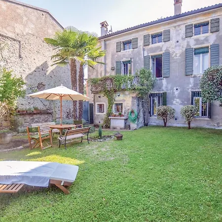 Casa Giu Holiday home *